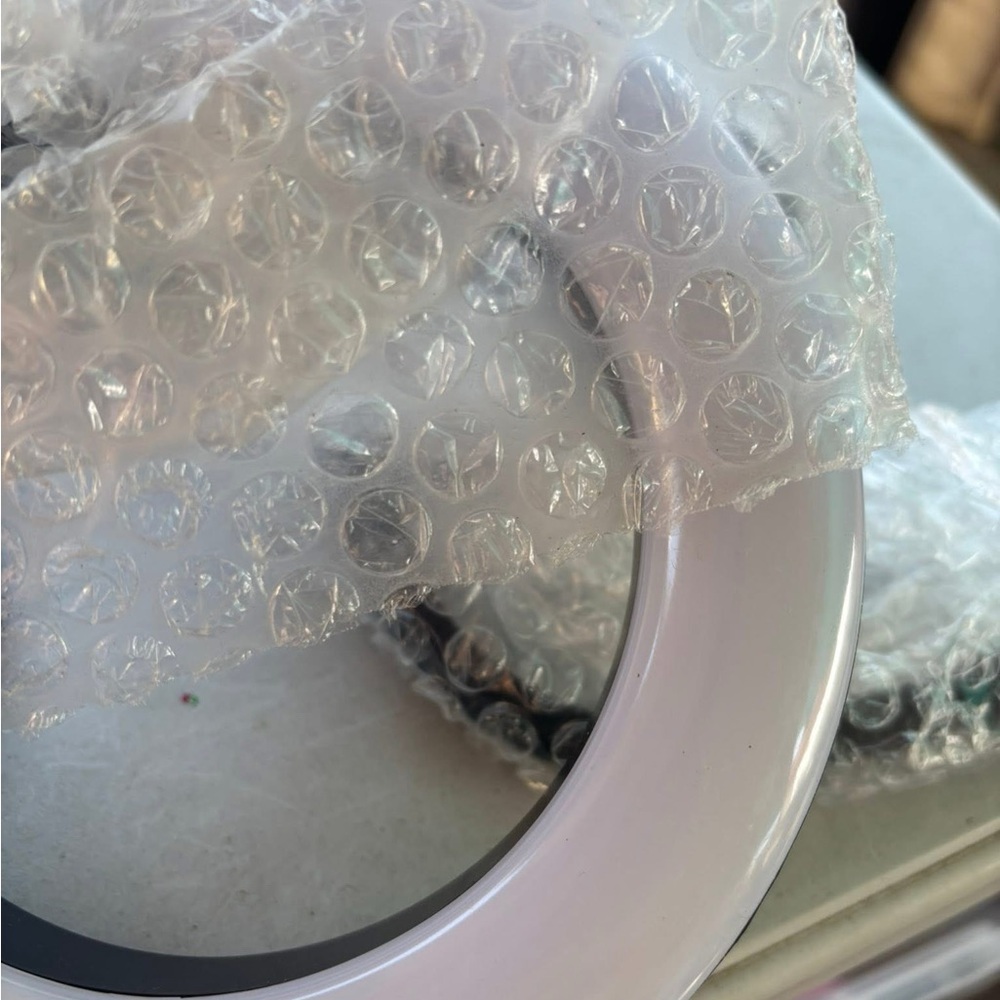 Led ring light set with clip.  6 inches new